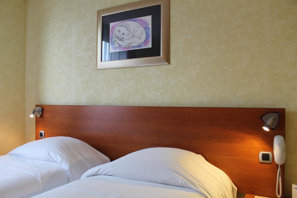 In Situ Hotel 발랑시엔 외부 사진